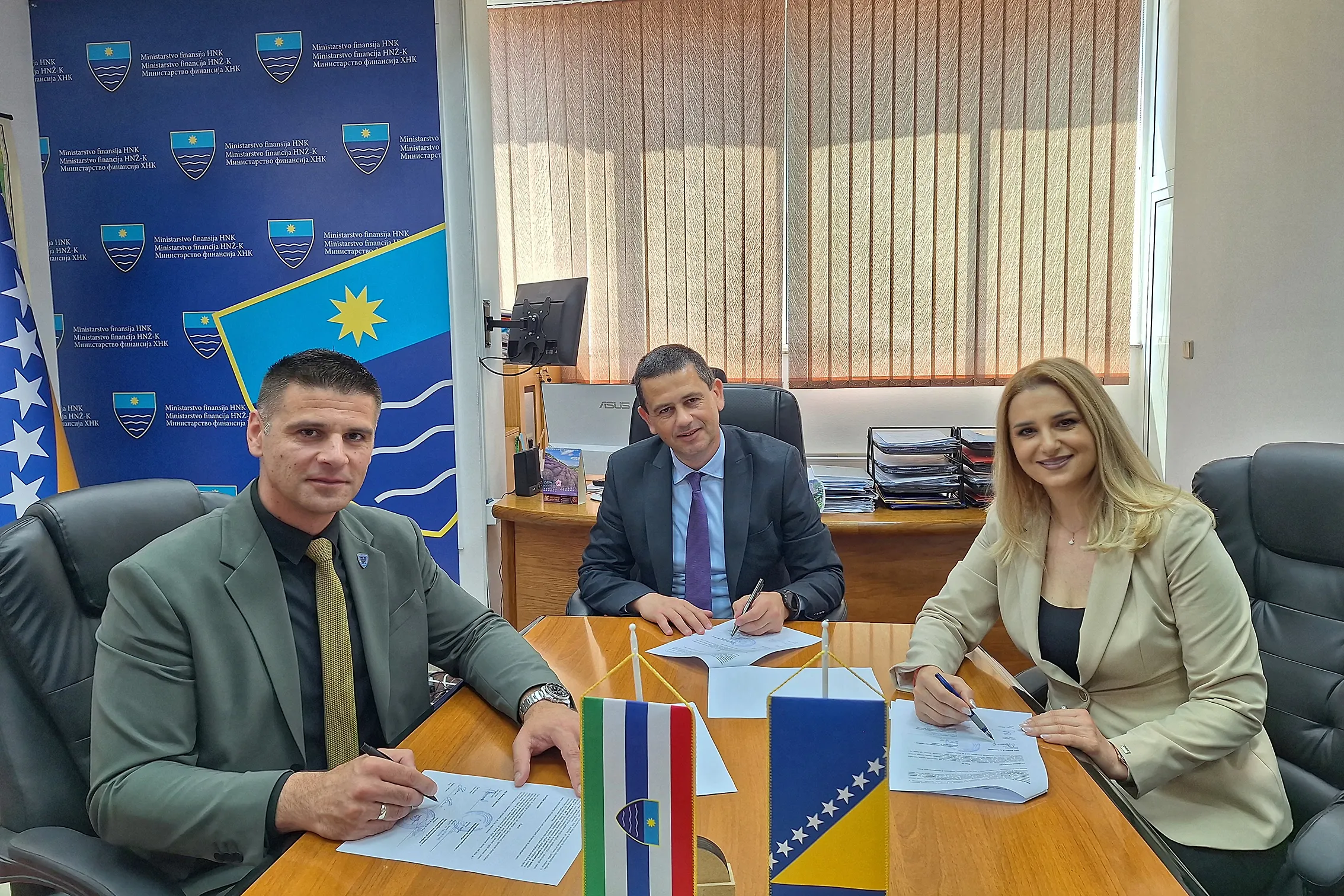 Од сутра доступна могућност електронског плаћања саобраћајних новчаних казни у ХНК-у
