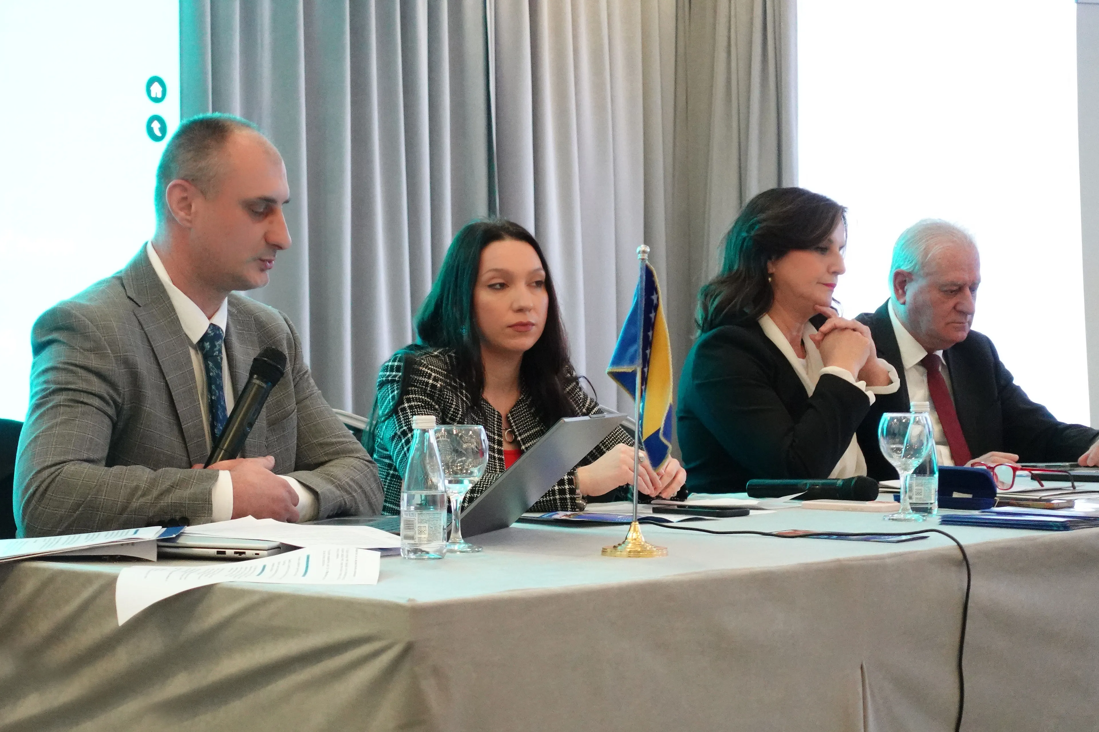 Округли стол о јачању међуинституционалне сарадње у заштити дјеце и младих