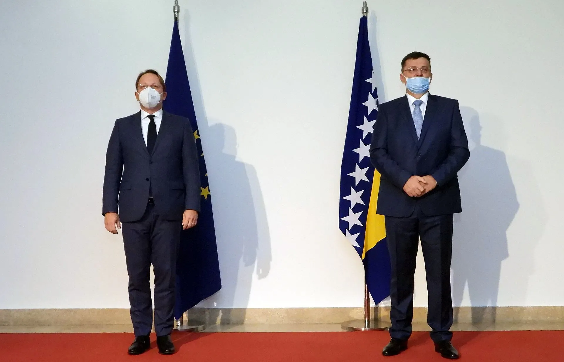 Chairman Tegeltija Talks with Commissioner Varhelyi