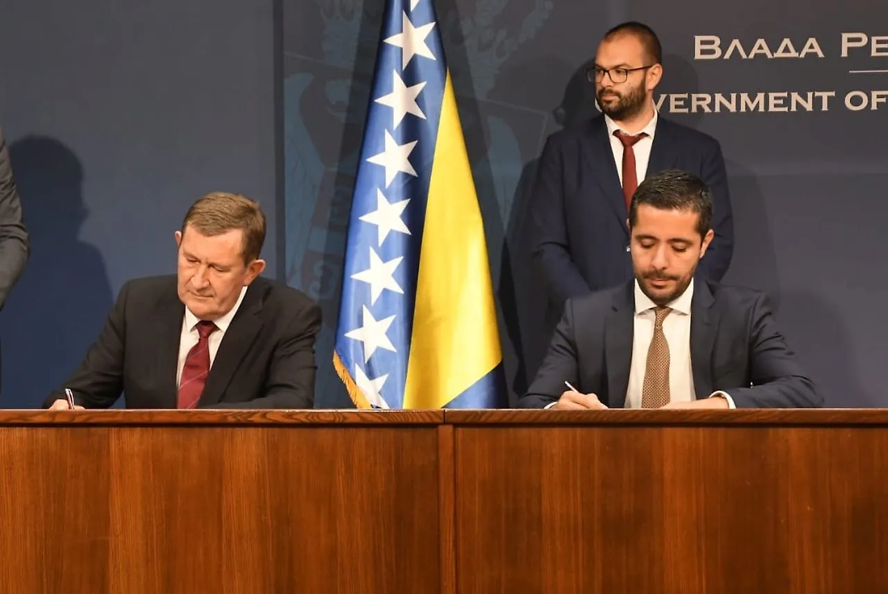 Potpisan Sporazum u vezi sa projektom „Hidrotehnički i bagerski radovi na uređenju kritičnog sektora za plovidbu - Ušće Drine i Save“