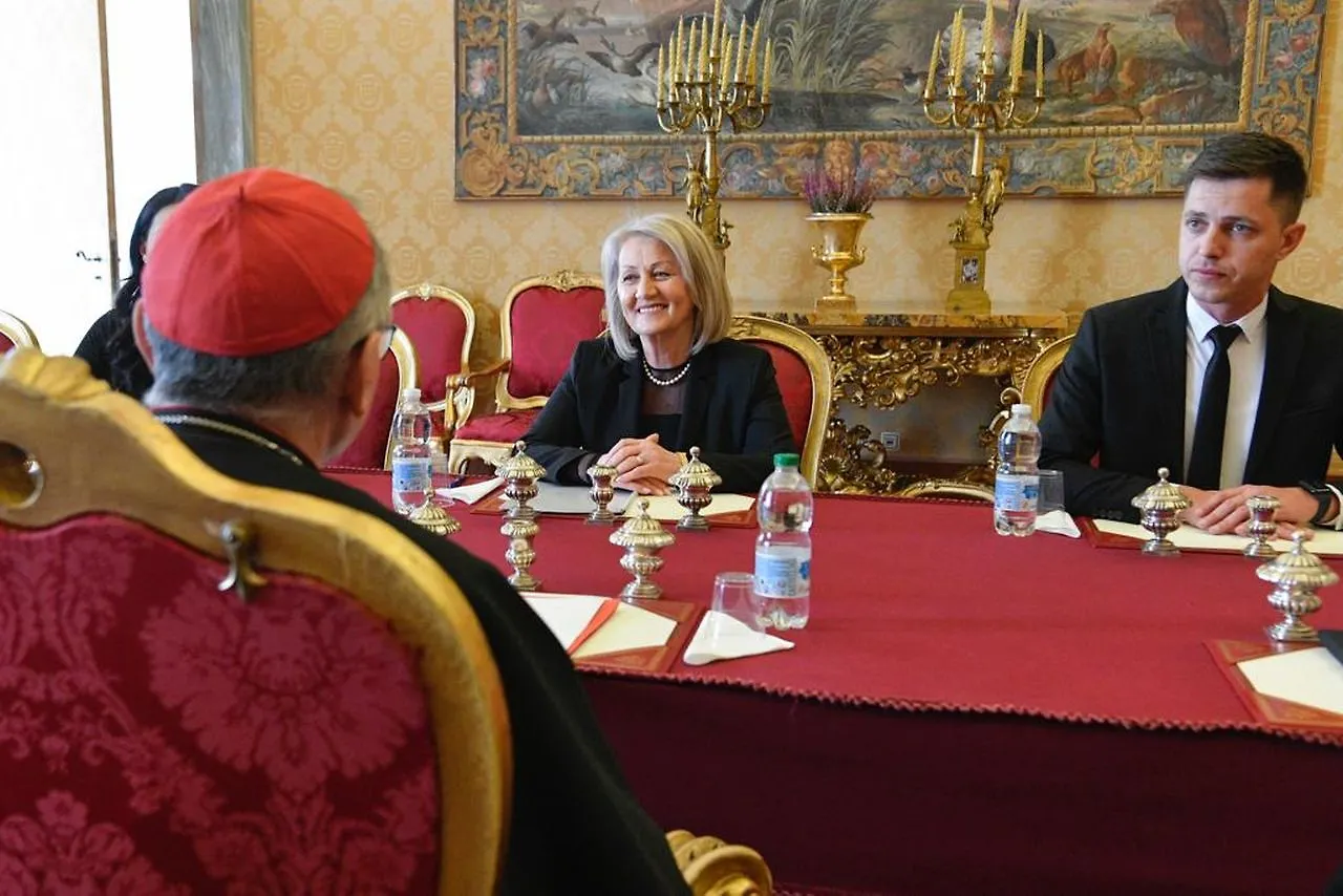 Predsjedavajuća Krišto s državnim sekretarom Svete stolice Parolinom 