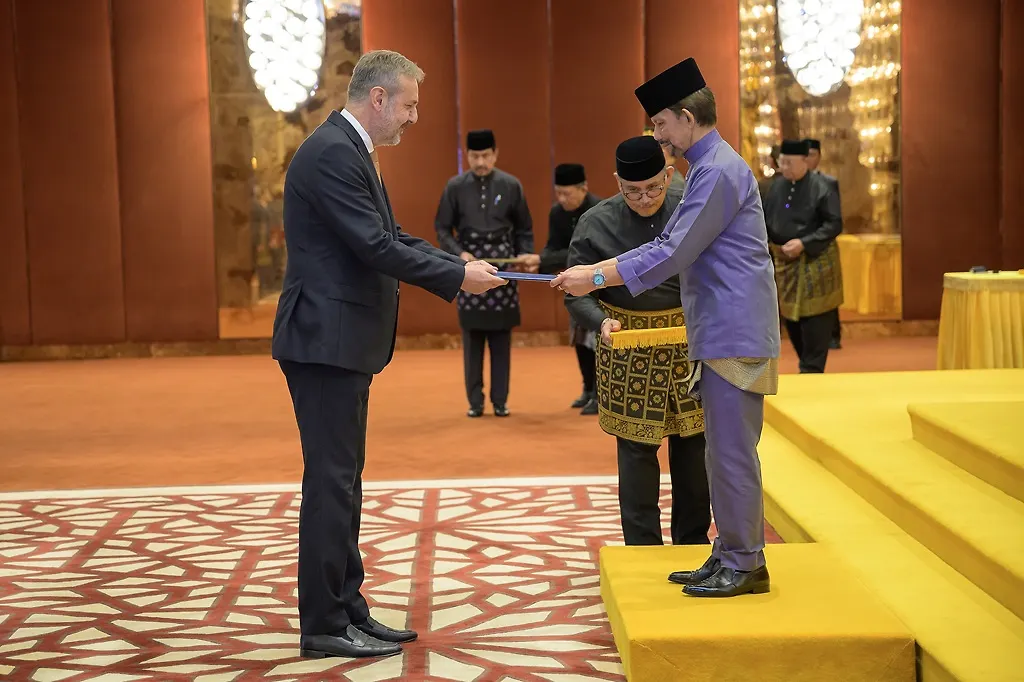 Ambasador BiH u Sultanatu Brunej Edin Jahić predao akreditivna pisma sultanu Bruneja Hassanalu Bolkiahu