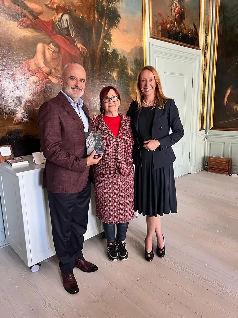 U organizaciji Ambasade Bosne i Hercegovine u Kopenhagenu predstavljena knjiga “The Button and the Book” bosanskohercegovačke autorice Narcise Vučine