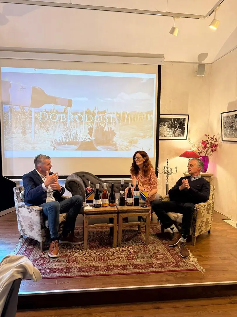 U Pragu upriličeno veče hercegovačkog vina pod pokroviteljstvom ambasadorice Martine Mlinarević