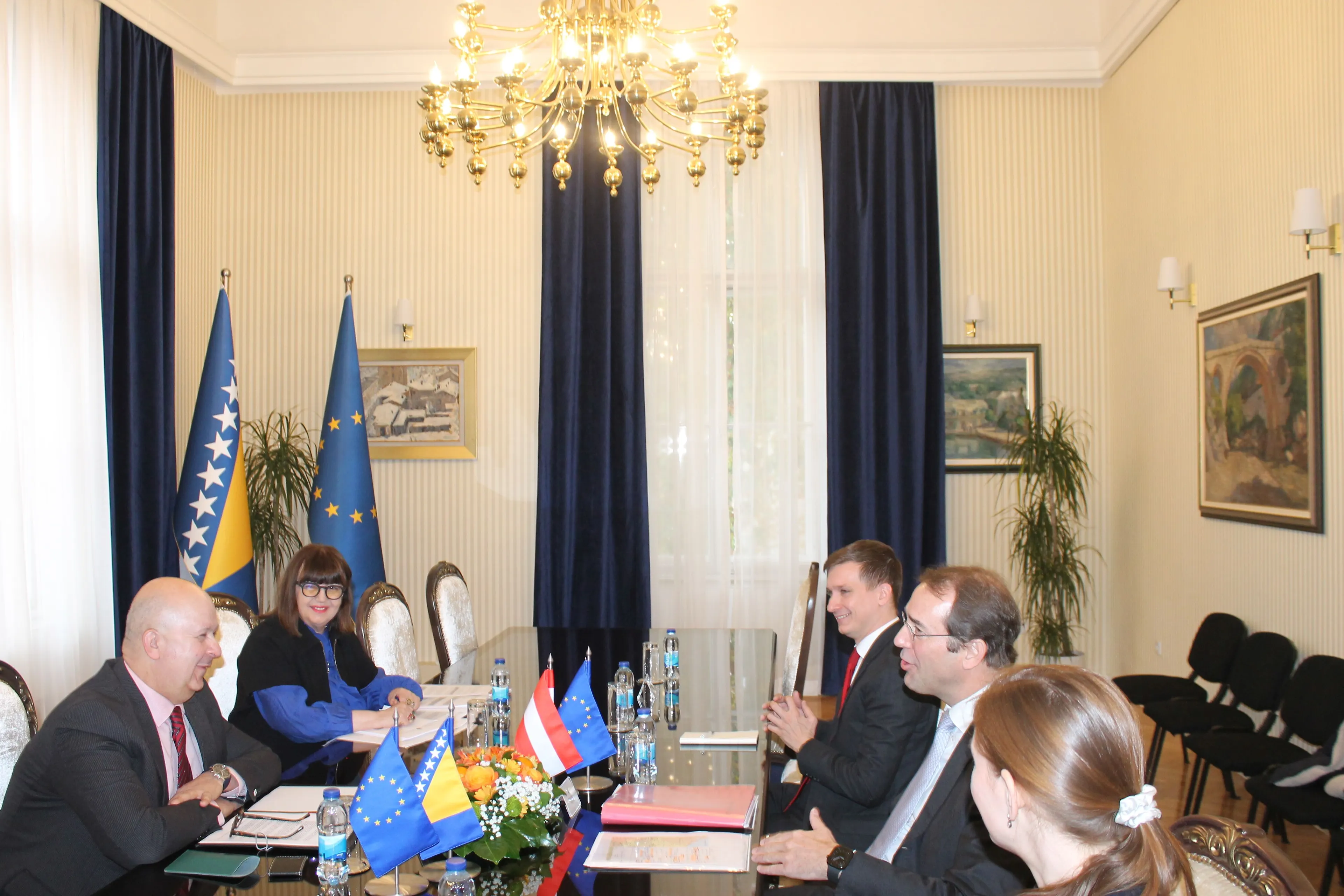 Vršitelj dužnosti sekretara Ministarstva vanjskih poslova BiH Edin Dilberović sastao se s generalnim sekretarom Saveznog ministarstva za evropske i međunarodne poslove Republike Austrije Nikolausom Marschikom