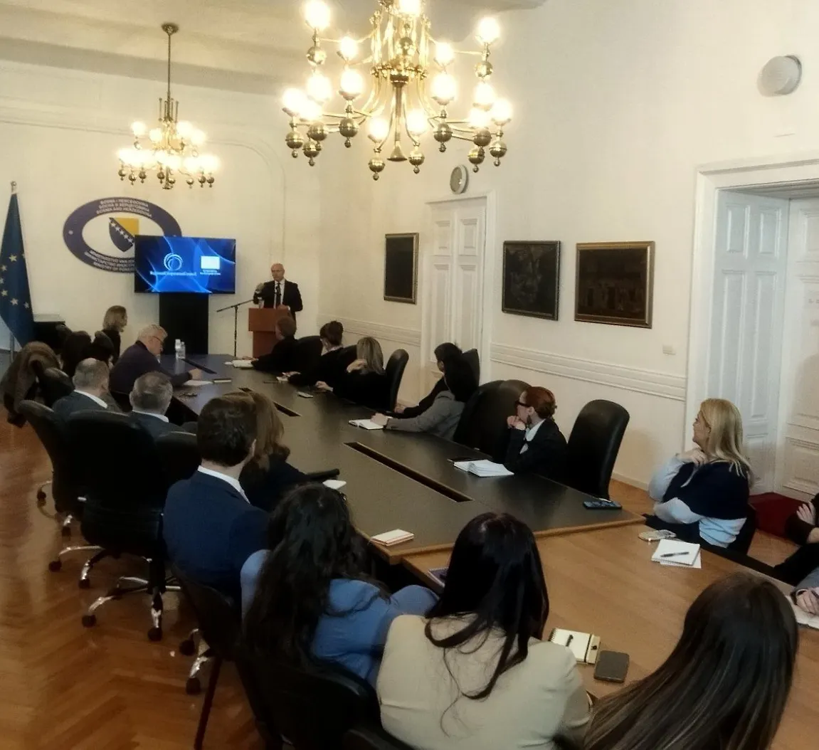 Glavni tajnik Vijeća za regionalnu suradnju (RCC) Amer Kapetanović održao predavanje na temu „Regionalna suradnja u kontekstu geopolitičkih promjena“