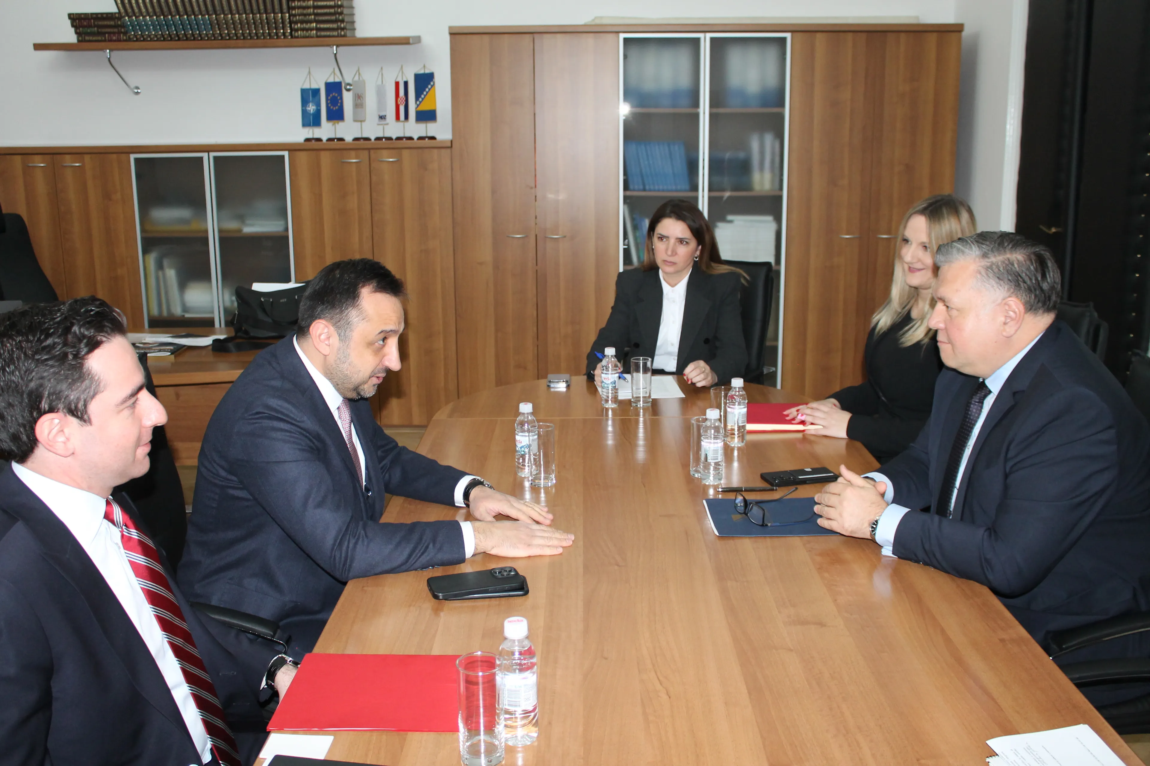 Zamjenik ministra vanjskih poslova BiH mr. sc. Josip Brkić primio u nastupnu posjetu ambasadora Republike Turske u BiH Emina Aksekija