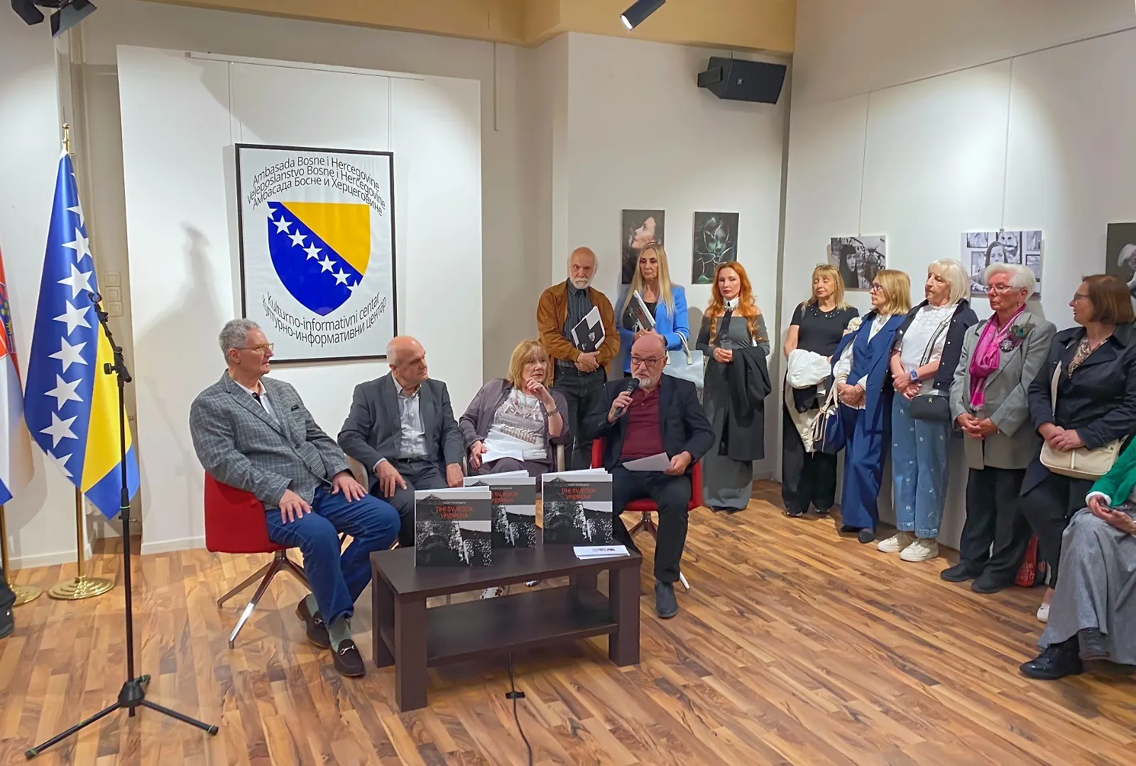 Ambasada Bosne i Hercegovine u Zagrebu organizovala predstavljanje fotomonografije Ognjena Karabegovića pod nazivom „Tihi svjedok vremena“