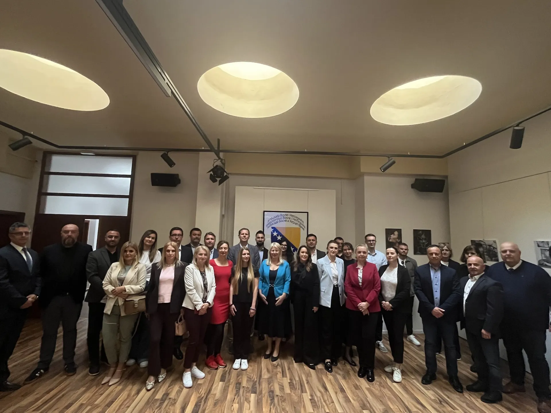 Ambasada BiH u Zagrebu, u saradnji s Institutom za razvoj i međunarodne odnose i HKD-om Napredak, organizovala stručnu edukaciju „Mogućnosti i iskustva korištenja EU fondova u Republici Hrvatskoj“
