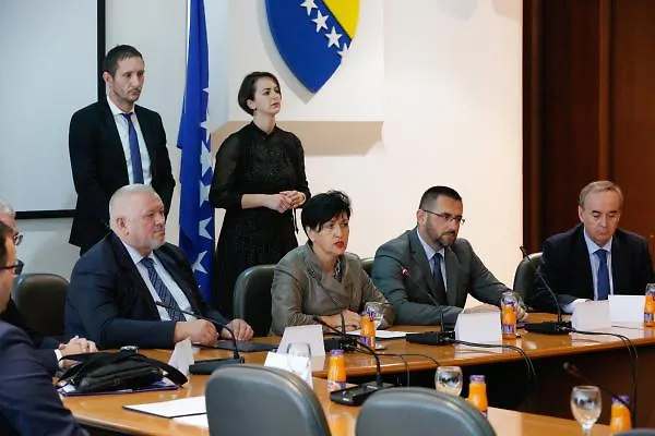 Галерија 2