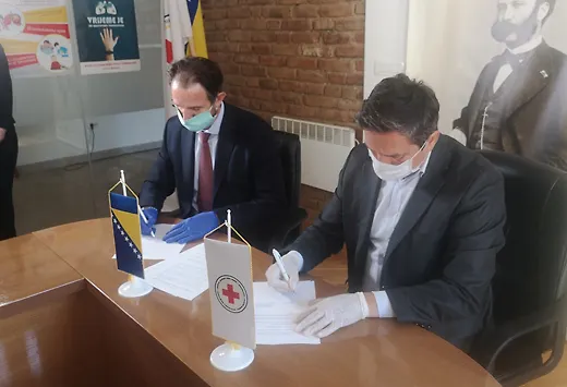 Махмутовић и Лазић потписали Меморандум о сарадњи у циљу помоћи најугроженијим категоријама становника у БиХ
