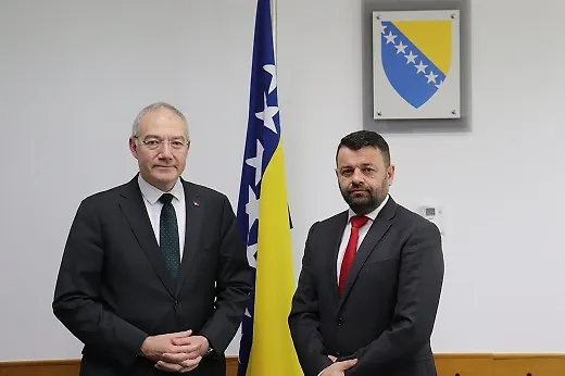 Галерија 2