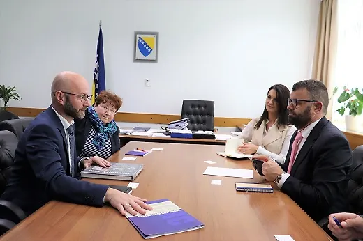 Галерија 2
