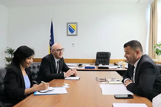 Ministar Sevlid Hurtić se sastao sa predstavnicom UNICEF-a u Bosni i Hercegovini Rownak Khan