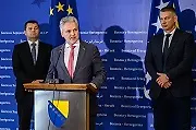 Hurtić: "Bosna i Hercegovina dobro upravlja migrantskom krizom, potrebne su nam vece nadleznosti"