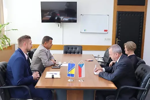 Ministar Hurtić primio u posjetu novoimenovanu ambasadoricu Češke Republike u Bosni I Hercegovini Janu Katarinu Lolić Šindelkovu