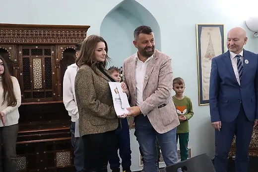 Ministar Hurtić prisustvovao 13. svečanoj dodjeli stipendija Fondacije "Srebreni Cvijet Srebrenice"