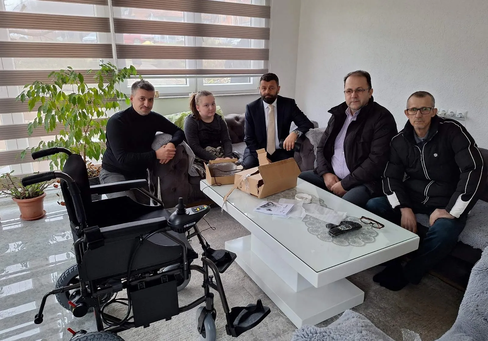 Ministar Hurtić uručio šesta po redu elektromotorna kolica za mlade