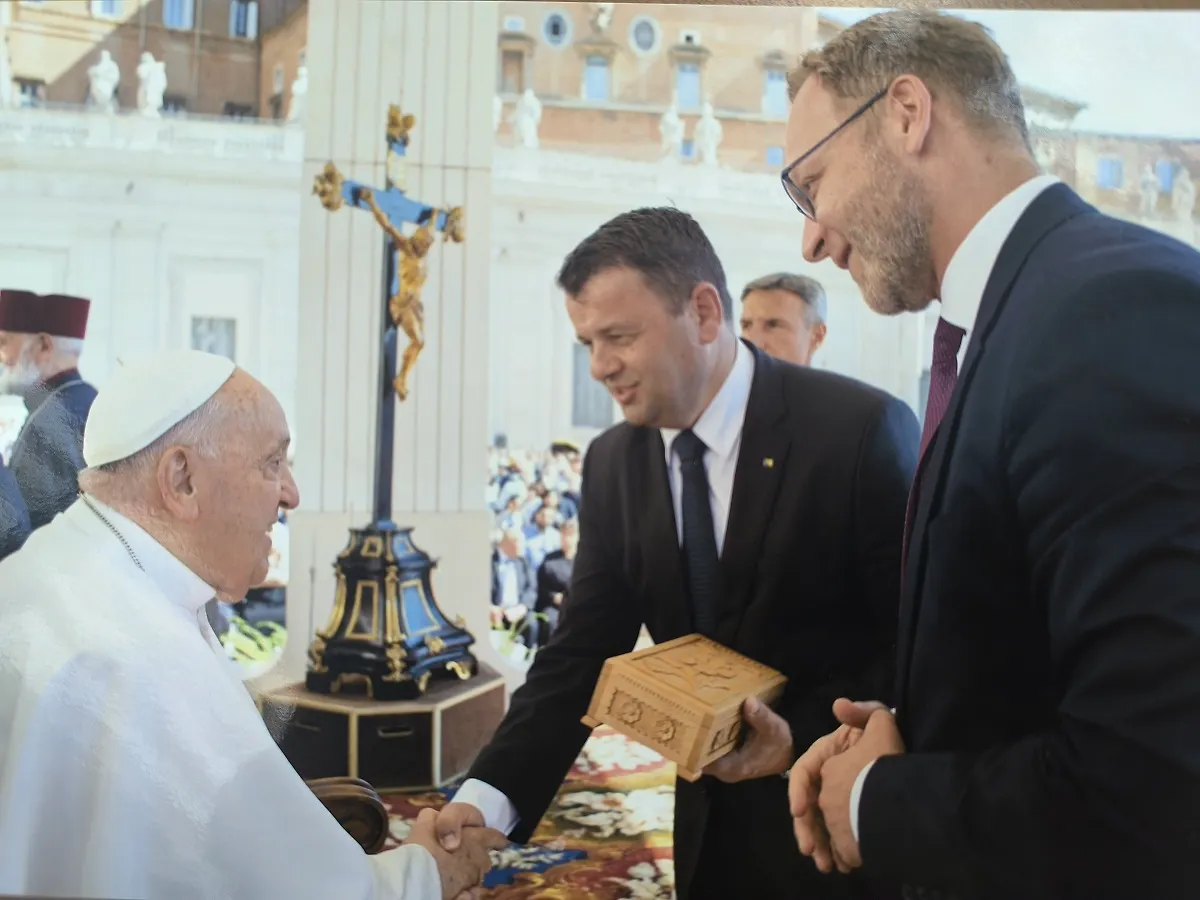 Ministar Sevlid Hurtić uputio saučešće povodom smrti pape Franje