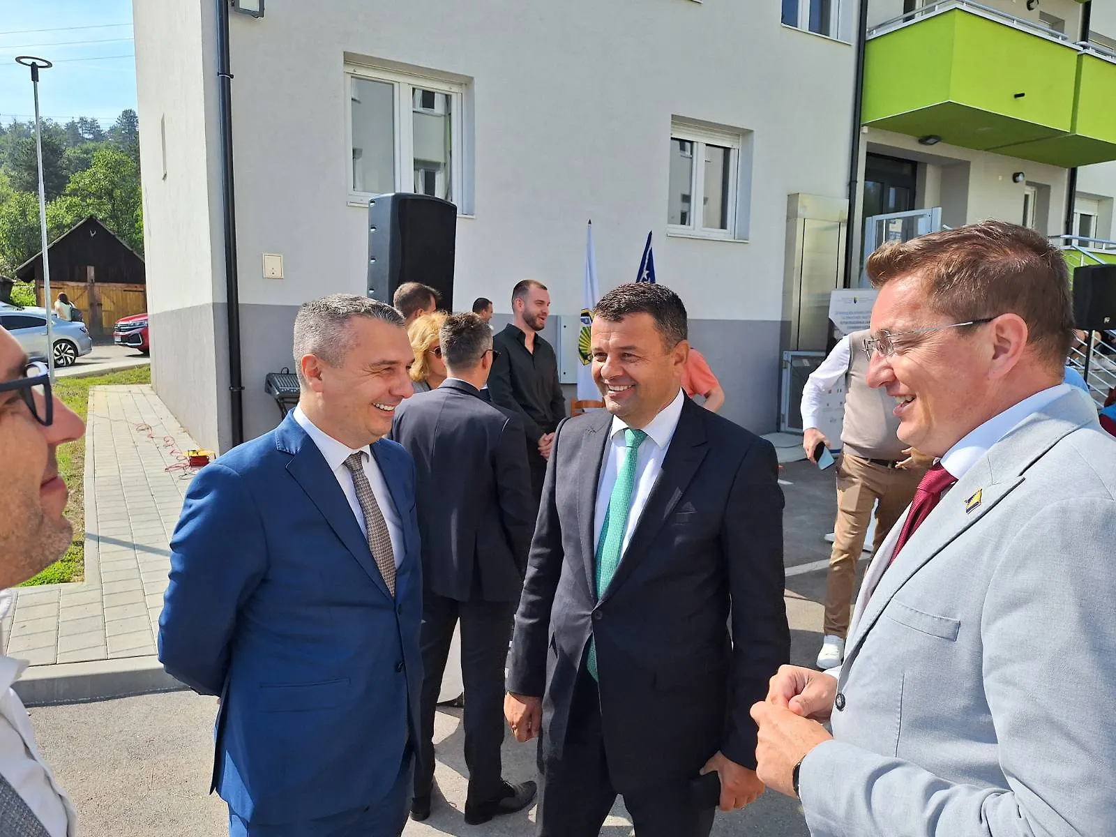 Галерија 12