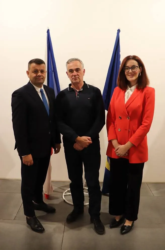 Галерија 2