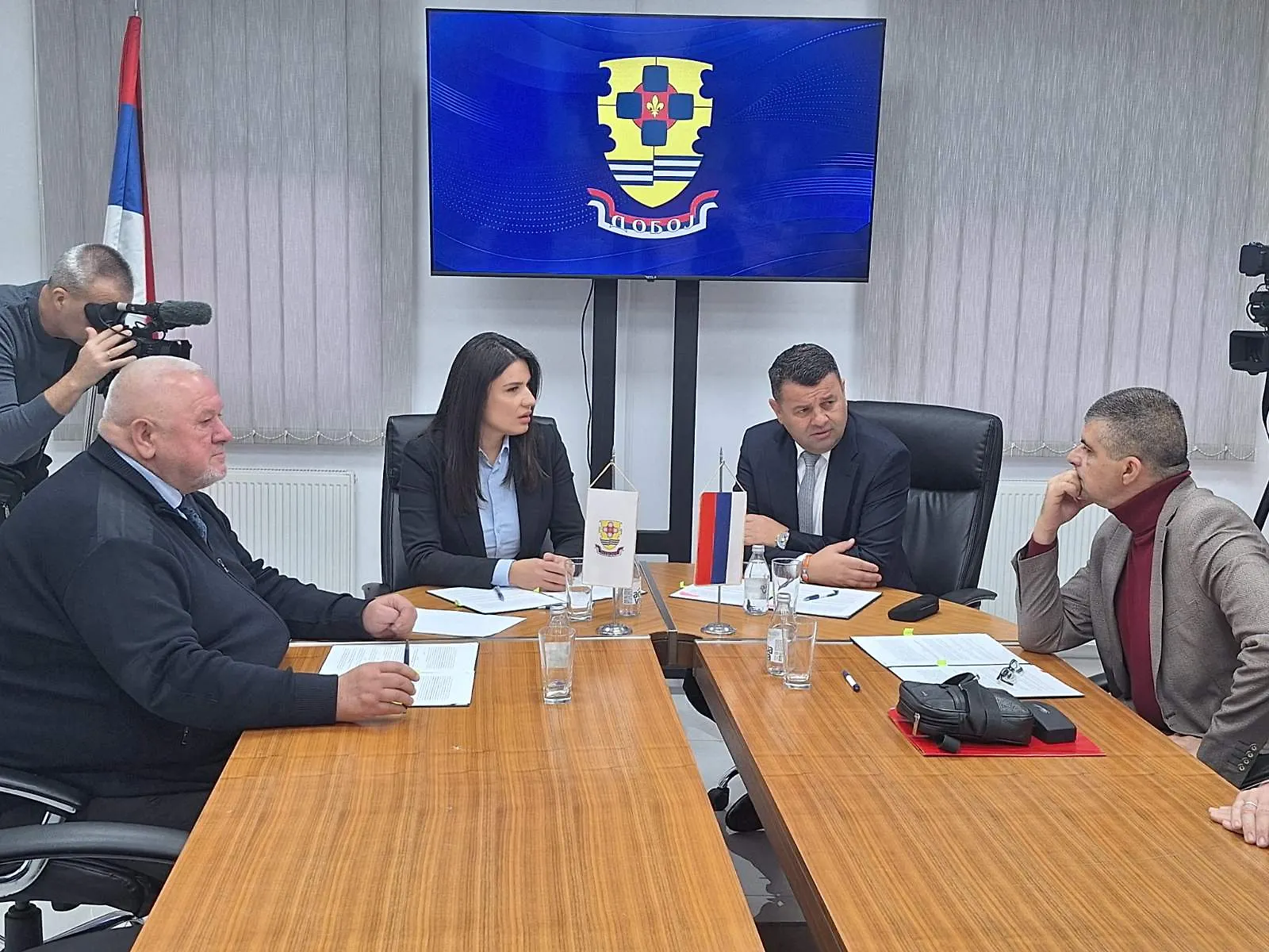 “Država i Grad zajedno za povratnike: U Doboju potpisani novi sporazumi o obnovi stambenih jedinica”