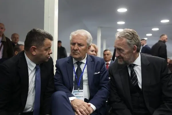 Галерија 9