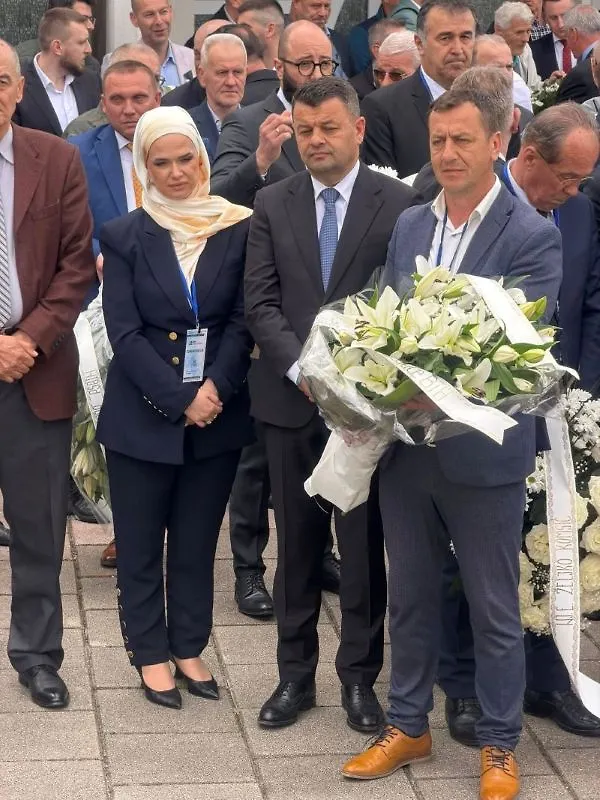 Галерија 11
