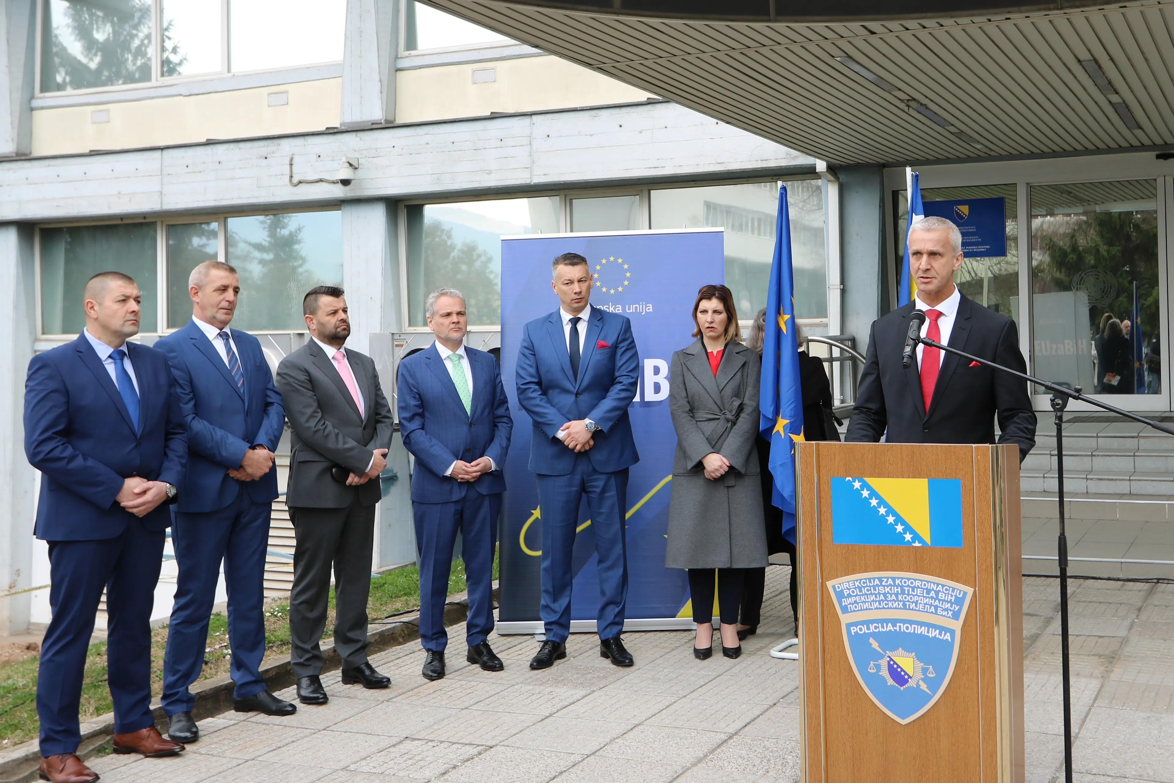 Evropska unija donirala deset terenskih vozila Direkciji za koordinaciju policijskih tijela BiH