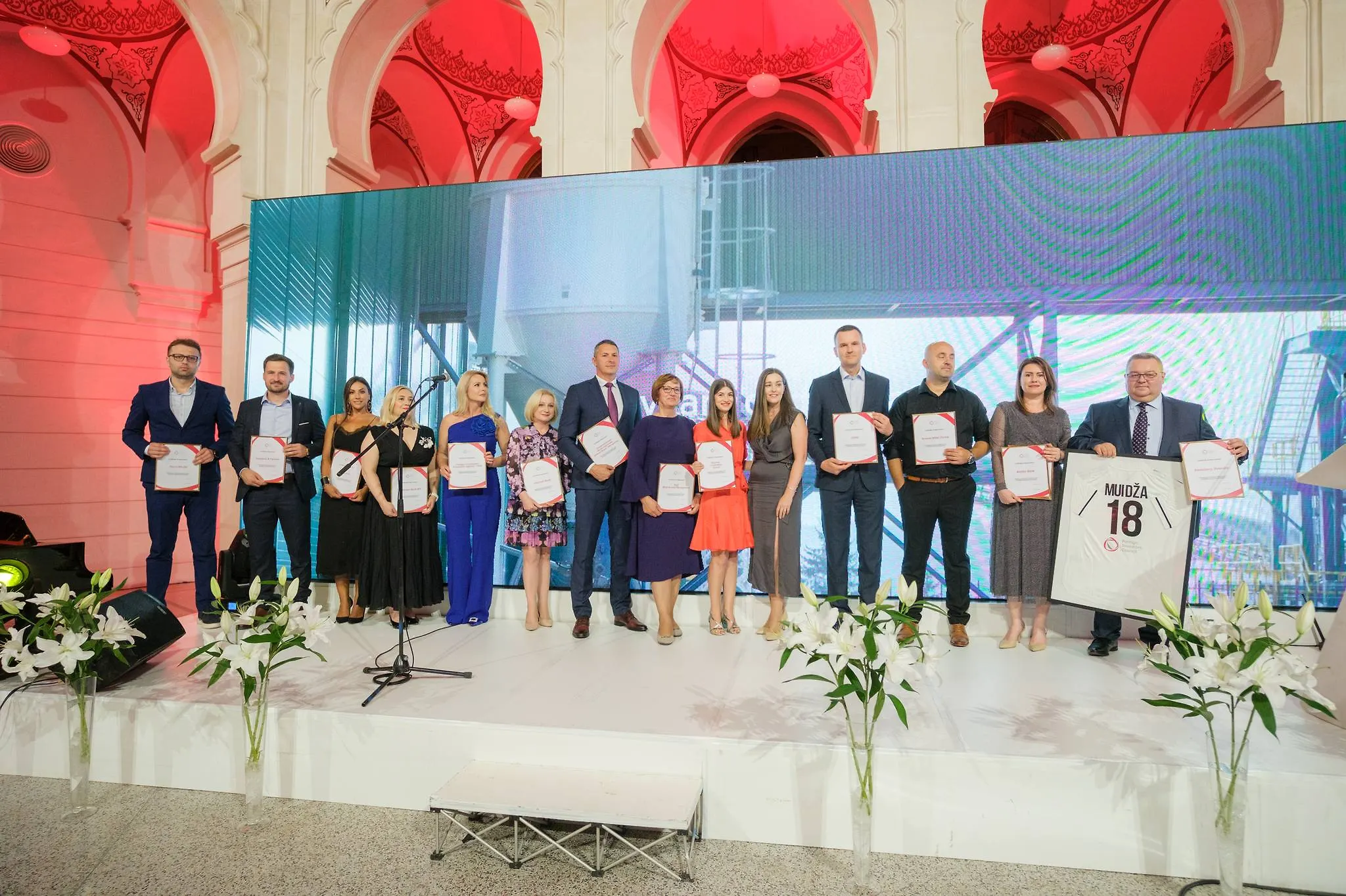 Vijeće stranih investitora u BiH uručila zahvalnicu za saradnju FIPA-i 