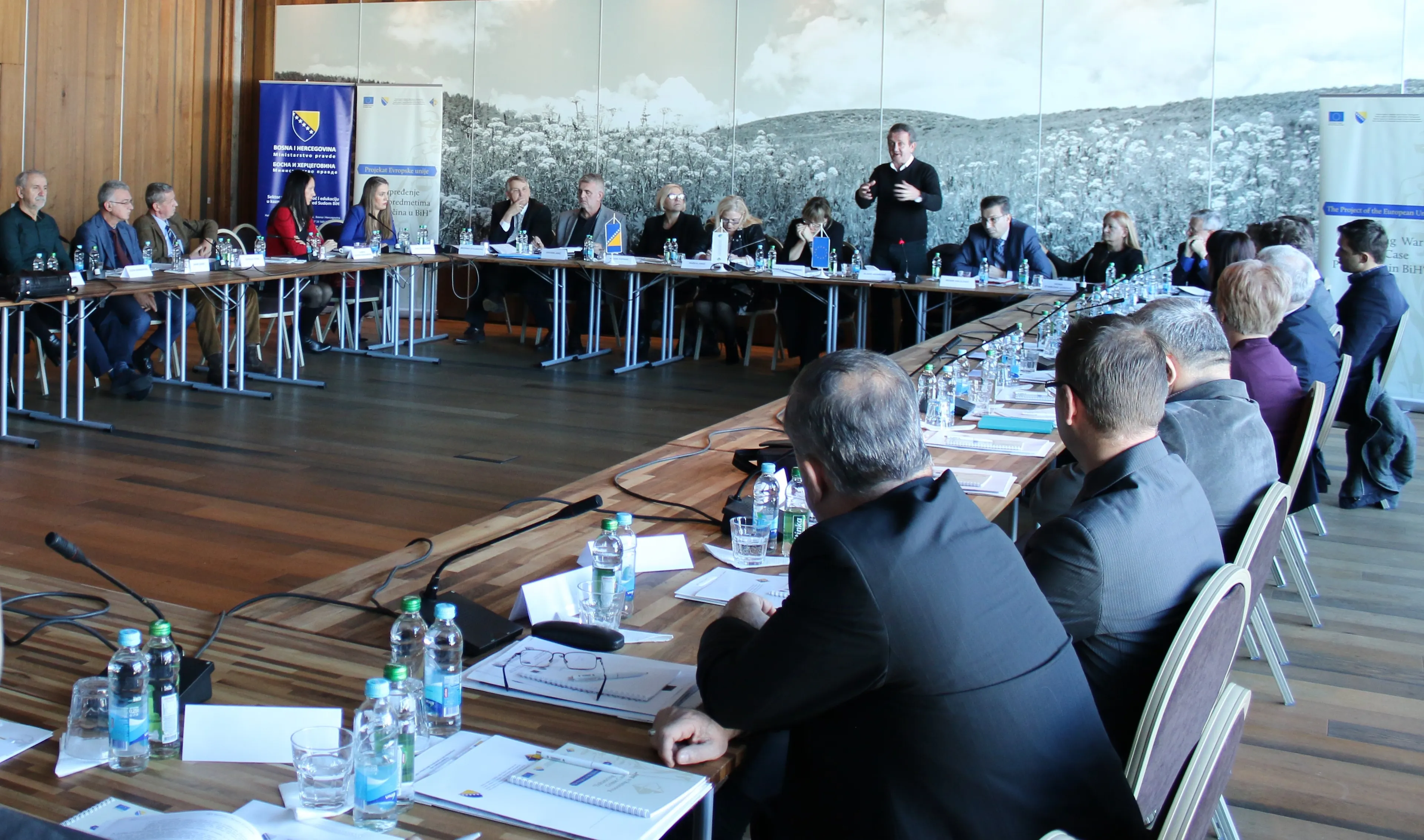 OKRUGLI STOL O EFIKASNOM UPRAVLJANJU SUDSKIM POSTUPKOM U PREDMETIMA RATNIH ZLOČINA