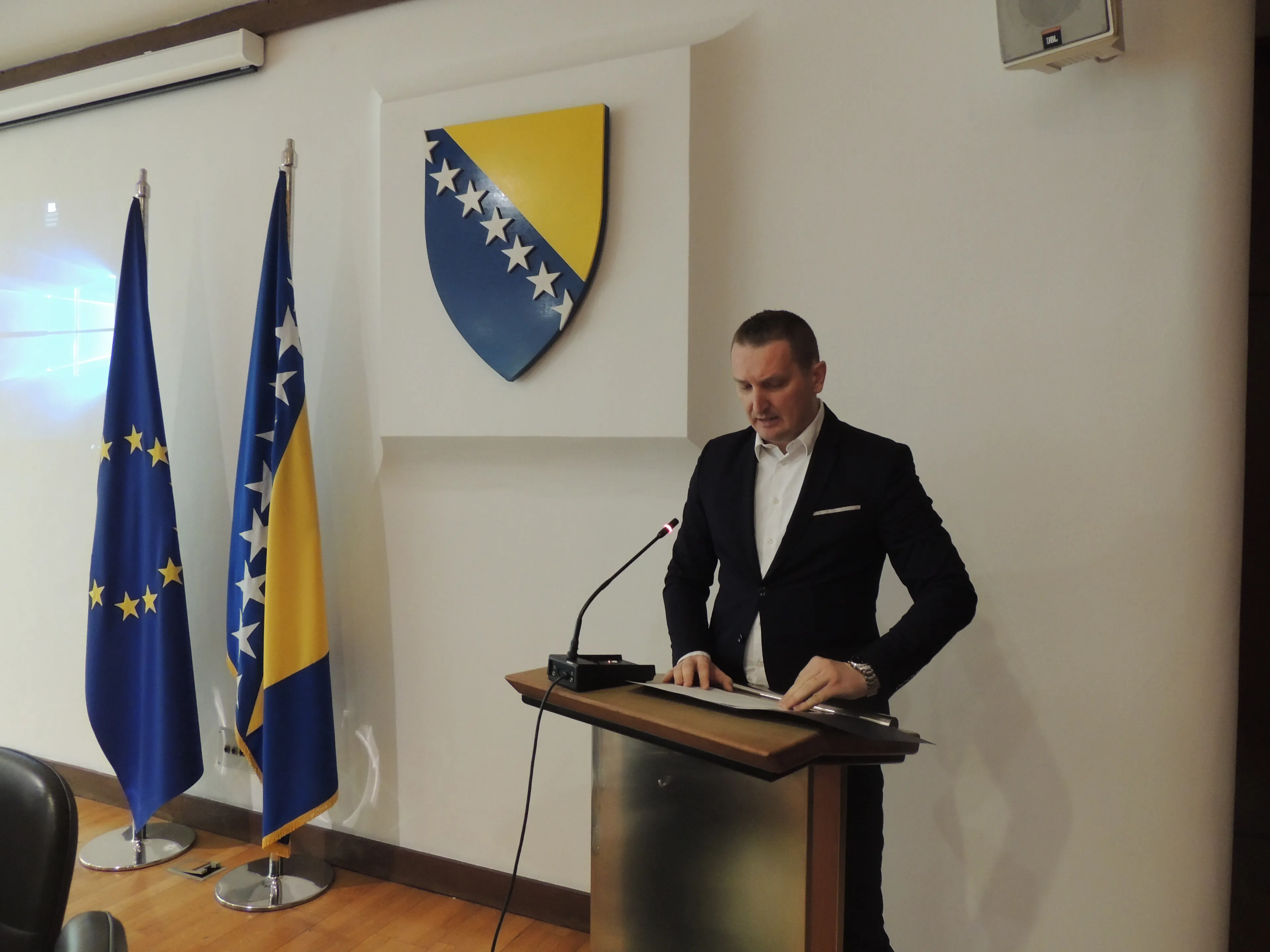 Ministar pravde Bosne i Hercegovine Josip Grubeša danas je u Parlamentarnoj skupštini BiH nazočio svečanoj dodjeli certifikata ovlaštenim predavačima iz područja javnih nabava u okviru IPA II projekta „Jačanje sustava javnih nabava u BiH“