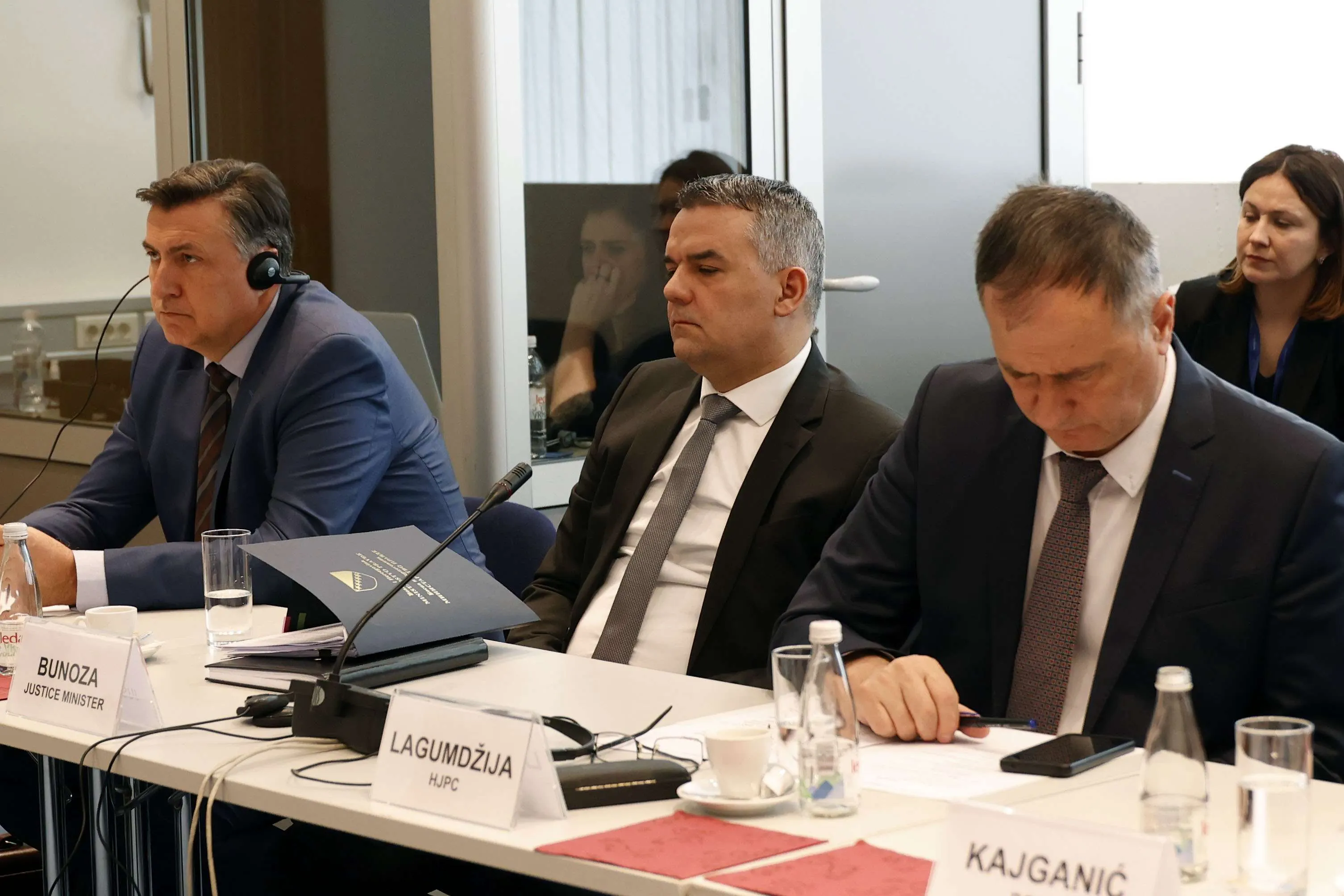 Snažnije i odlučnije krenuti u borbu protiv korupcije u BiH