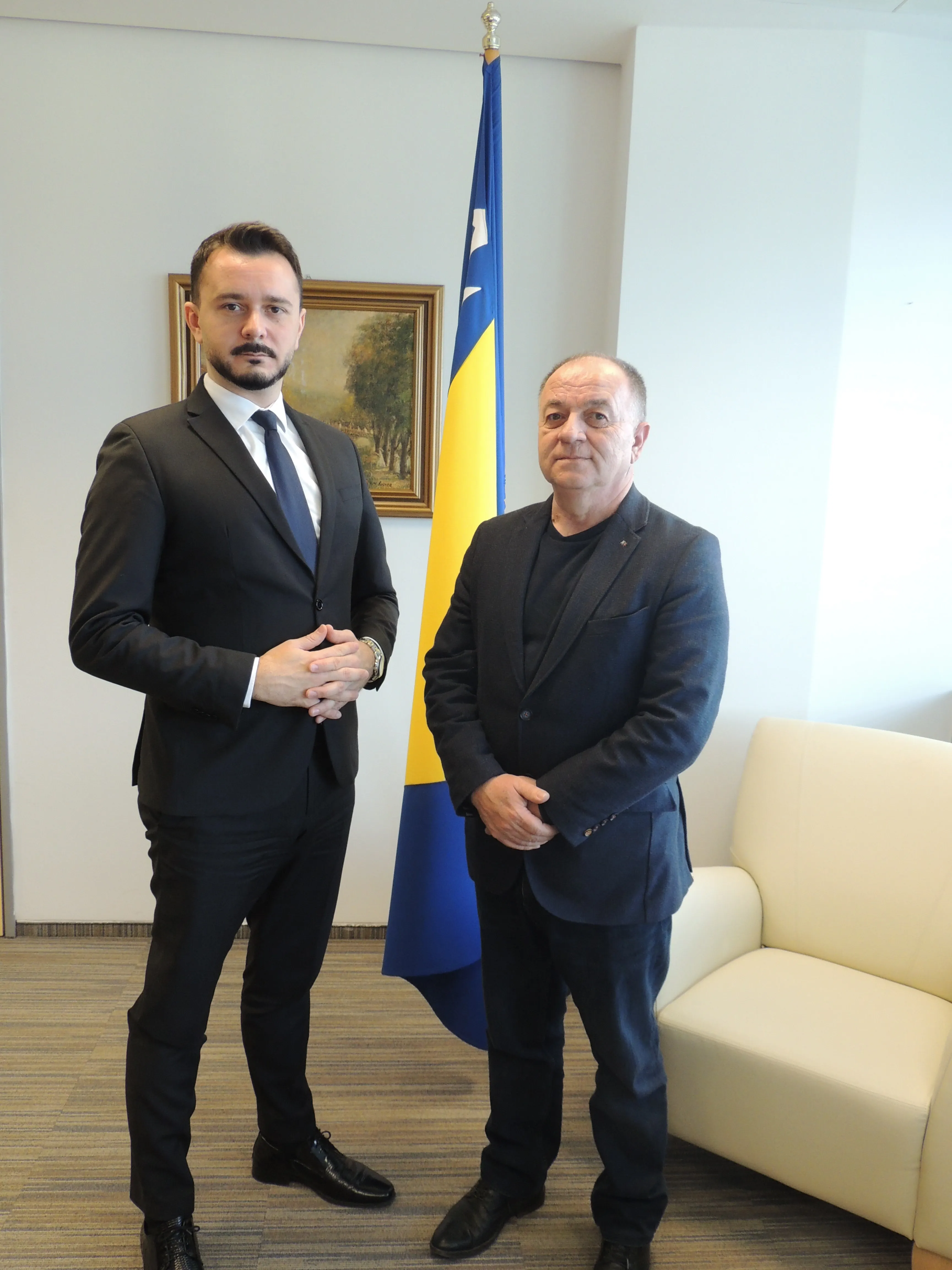 Zamjenik ministra pravde Elvir Mahmuzić sastao se s predsjednikom Udruženja žrtava i svjedoka genocida u Bosni i Hercegovini g. Muratom Tahirovićem