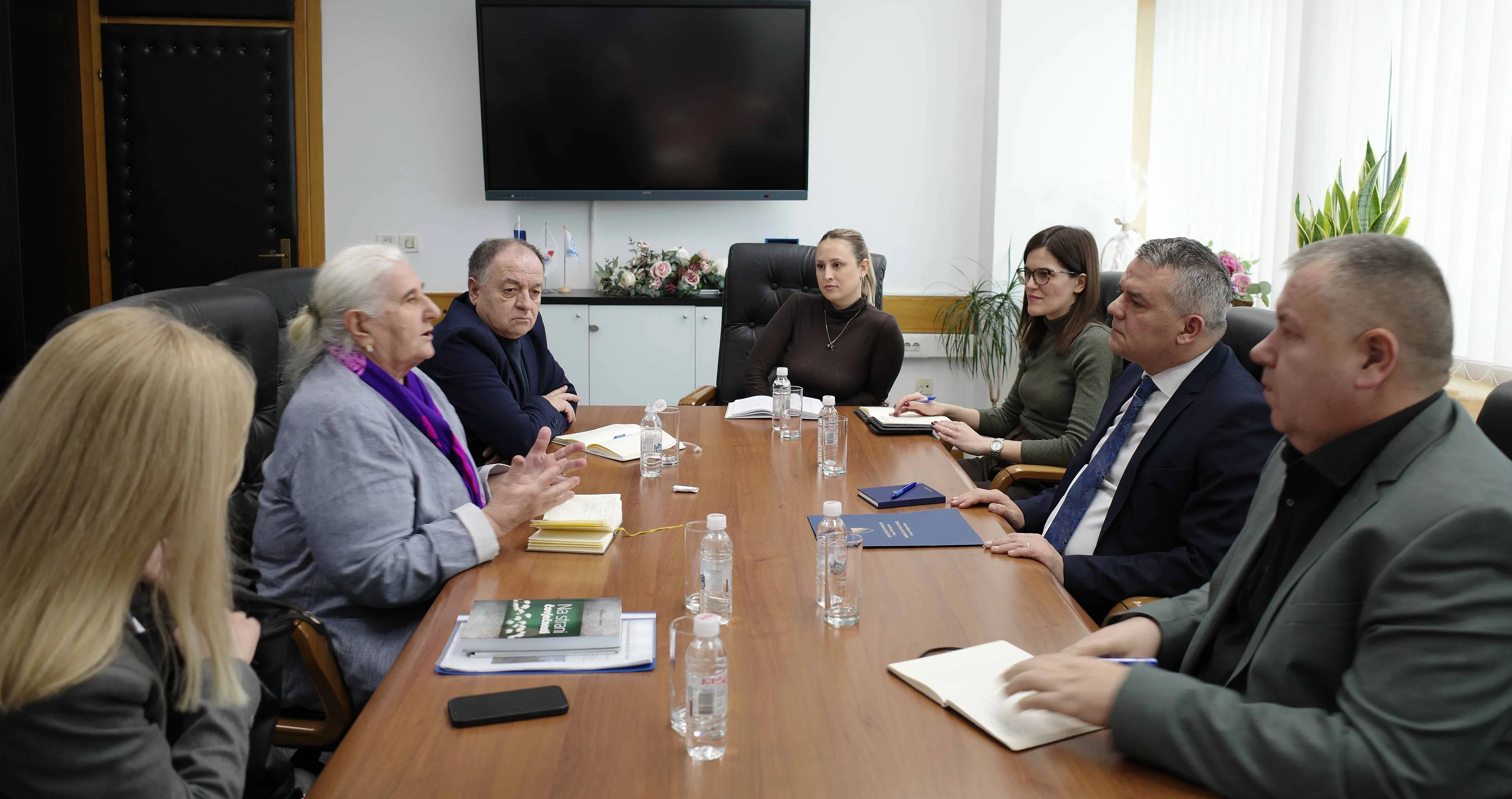 Održan sastanak s predstavnicima Udruge žrtava i svjedoka genocida te Udruge „Pokret Majke enklava Srebrenica i Žepa“