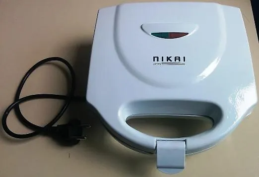 Električni toster Nikai, tip nepoznat