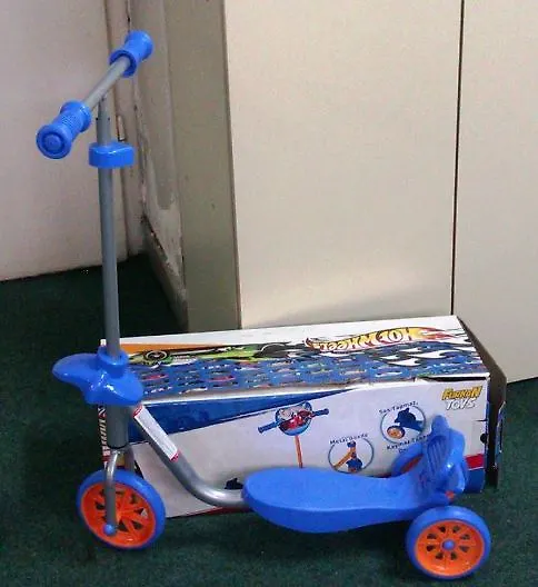 Trotinet Hot Wheels 
