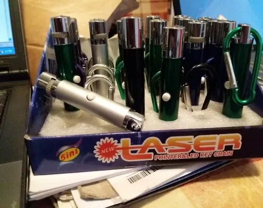 Laserski pokazivač 5 u 1