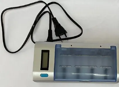 Punjač za baterije BESTON BST-C906W