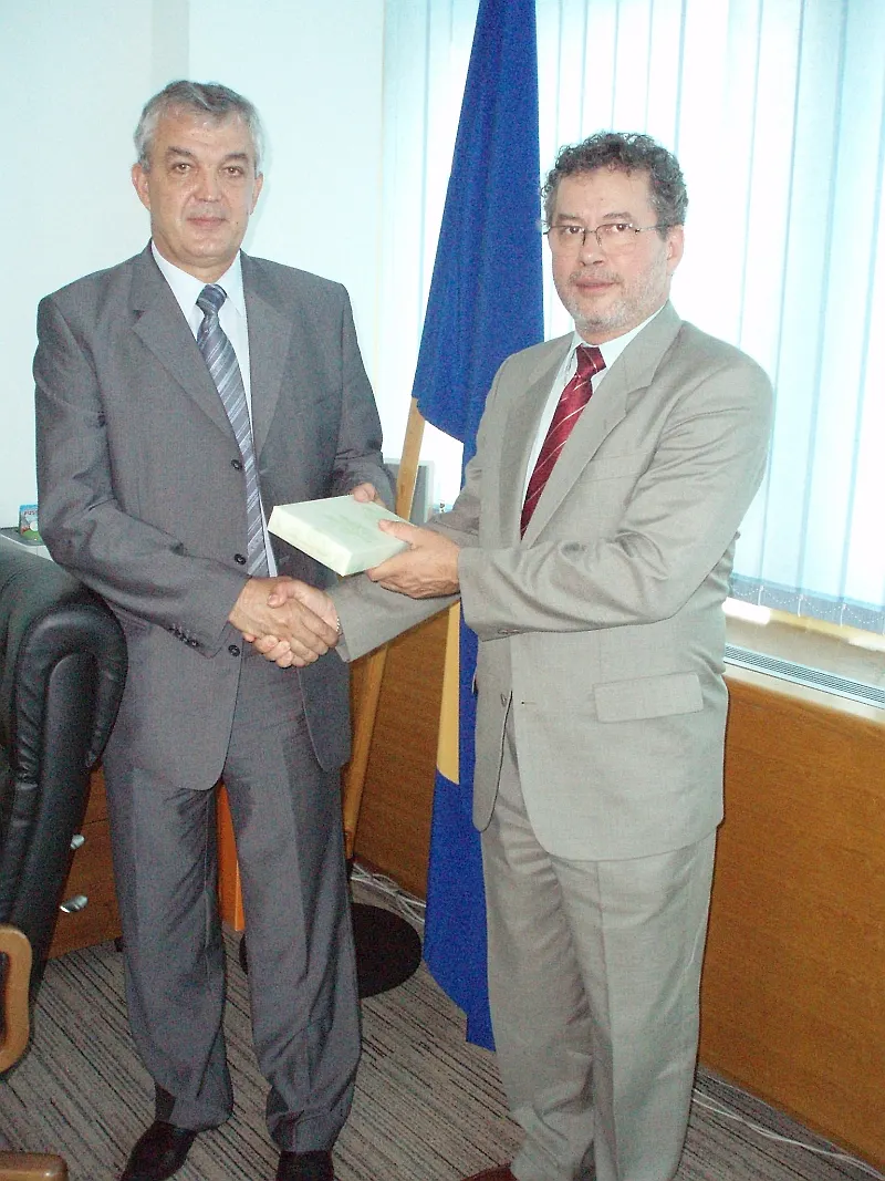 Ministar Vrankić primio u oproštajnu  posjetu  ambasadora  Mađarske u
BiH Imru Vargu   
