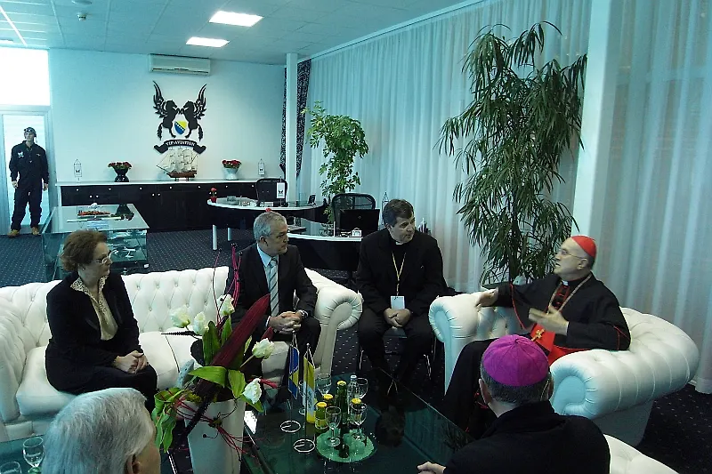 Министар Вранкић се сусрео са државним секретаром Свете Столице  кардиналом Тарцисиом Бертонеом