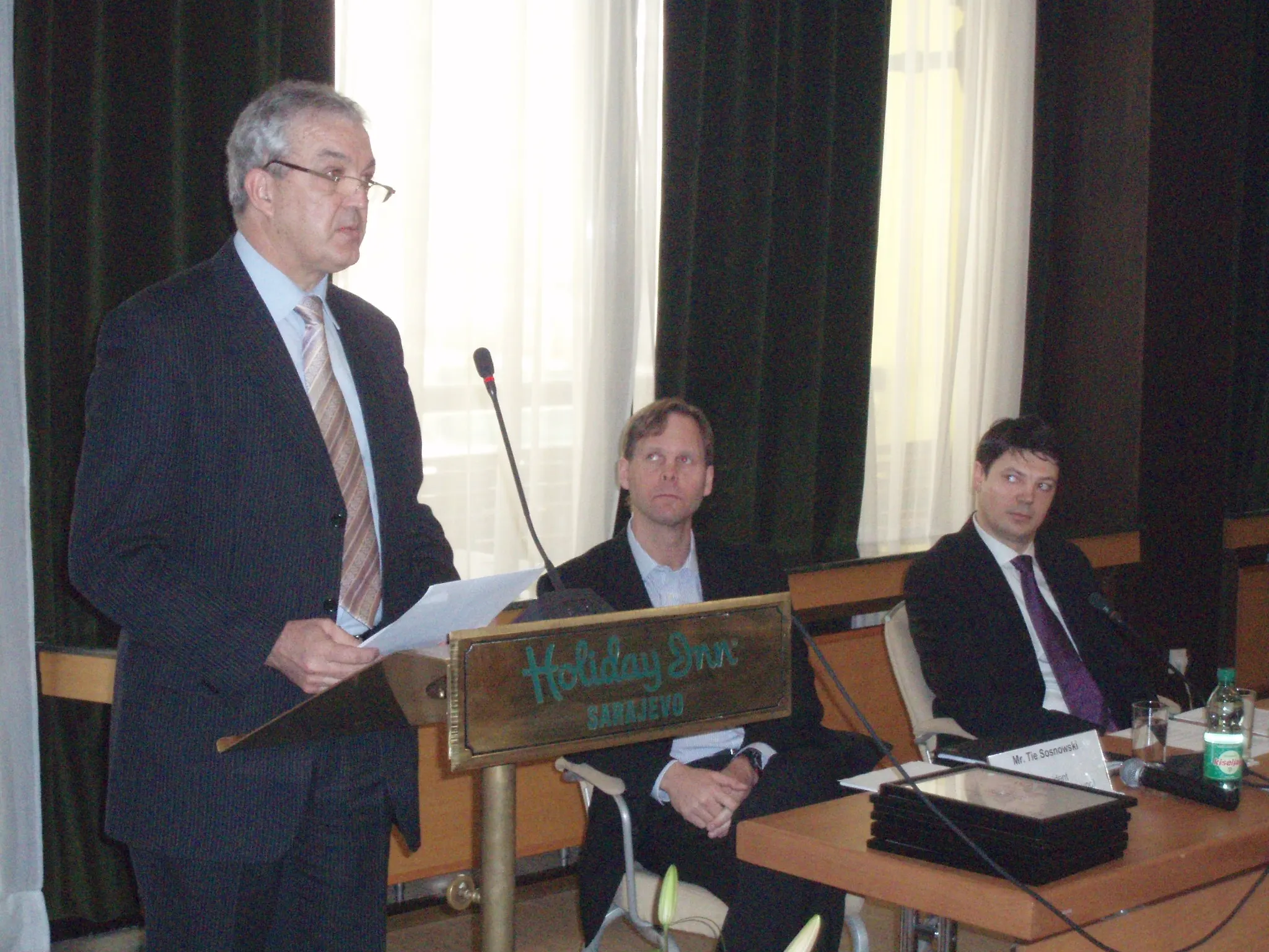 Vijeće stranih investitora, prezentacija „Bijele knjige 2009.“
Obraćanje zamjenika predsjedavajućegVijeća  ministara i
ministra finansija i trezora BiH Dragana Vrankića
