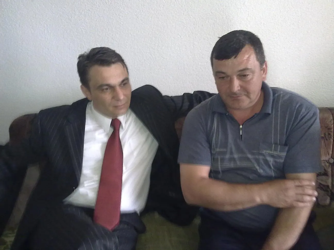 Ministar Ahmetović posjetio povrijeđenog policijskog službenika Muhidina Nalu