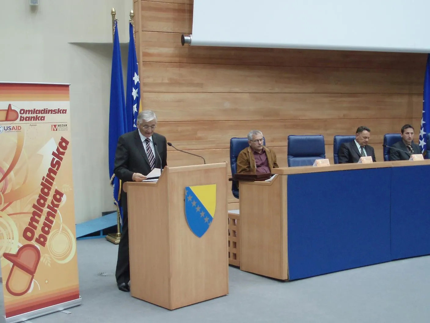 Obraćanje predsjedavajućeg Vijeća  ministara BiH dr.  Nikole Špirića  na ceremoniji promocije programa Omladinske banke i potpisivanja  Sporazuma o saradnji sa načelnicima 15 općina. (Govor objavljen u cjelosti) 