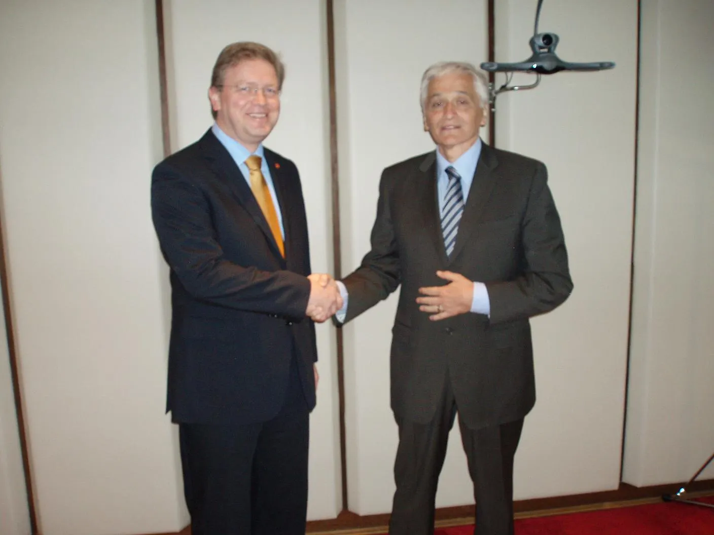 Chairman of Council of Ministers of Bosnia and Herzegovina Receives 
EU Commissioner for Enlargement
