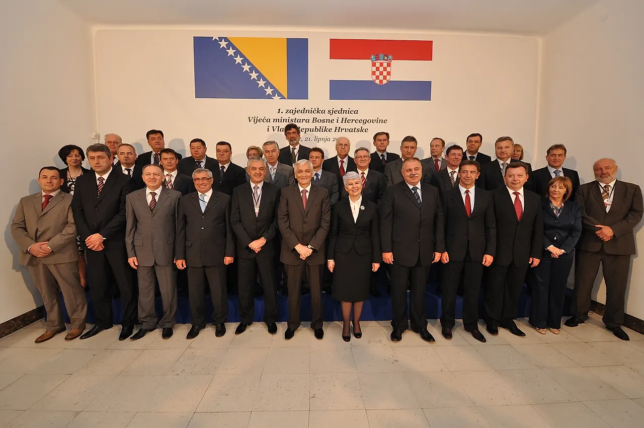 Održana prva  zajednička sjednica Vlade Republike Hrvatske i Vijeća ministara Bosne i Hercegovine u Splitu