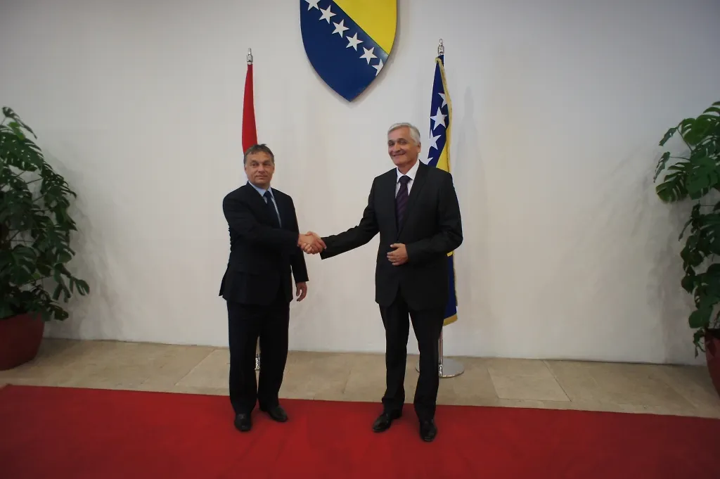 Chairman of Council of Ministers of Bosnia and Herzegovina 
Receives Hungarian Prime Minister

