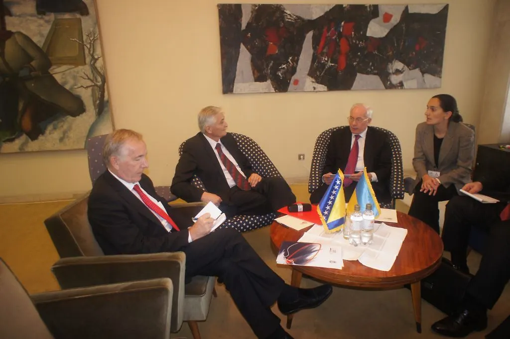Chairman of Council of Ministers of BIH talks with Prime Minister of Ukraine