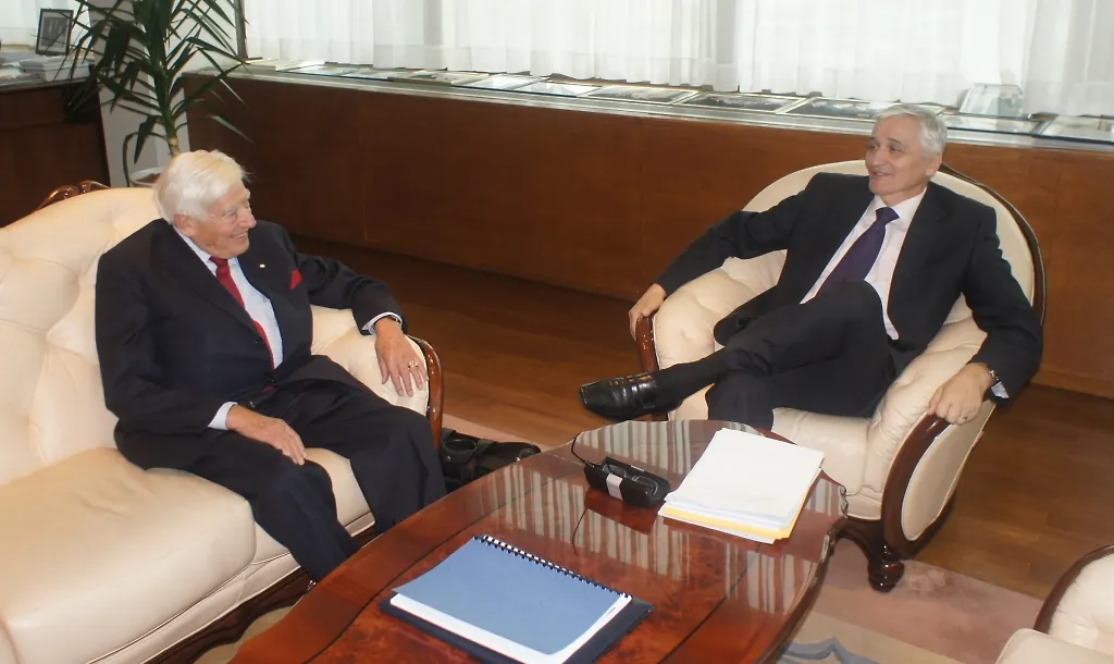 Chairman of Council of Ministers OF BIH Receives Former High representative Schwartz Schilling