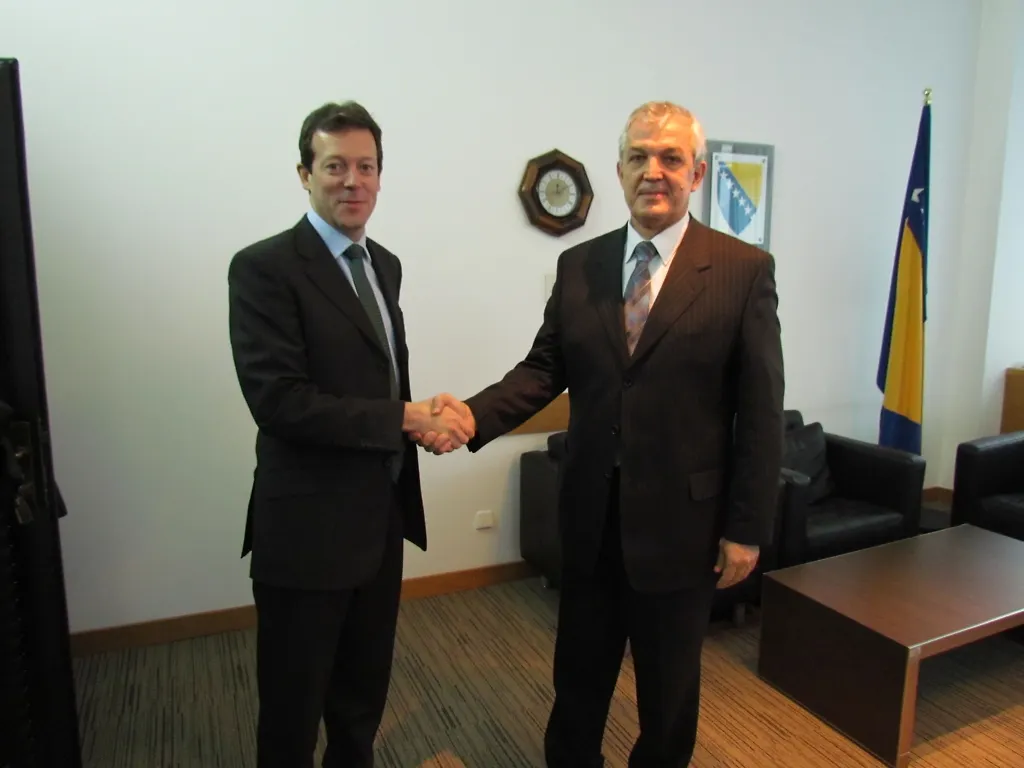 Министар Вранкић разговарао с британским амбасадором у БиХ  Најџелом Кејсијем